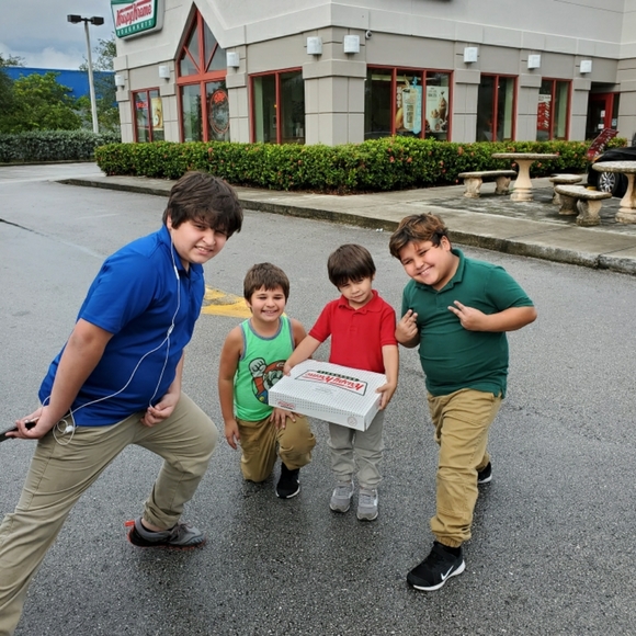 Meet your Posher, Yaquelin - Picture 3 of 3